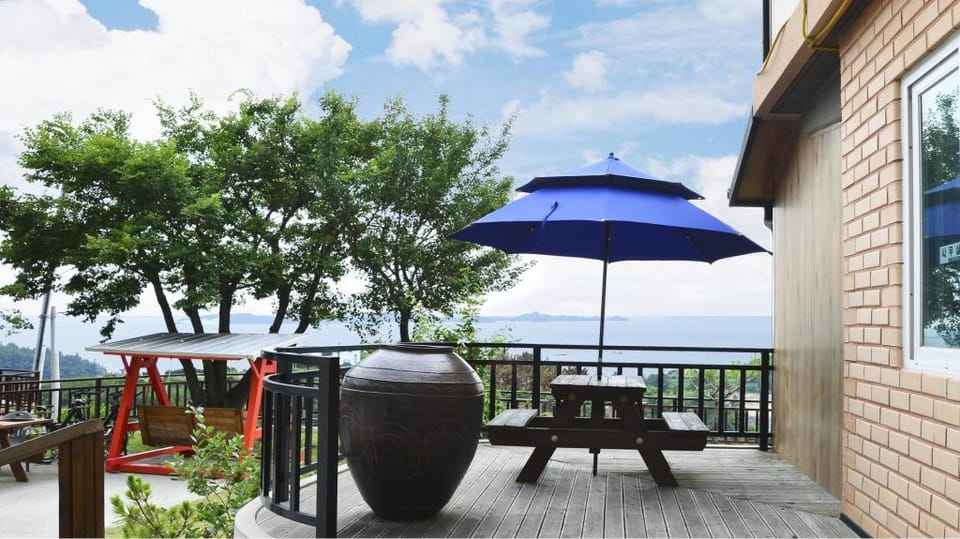 Yeosu Hwangto Pension Bed and Breakfast in South Korea