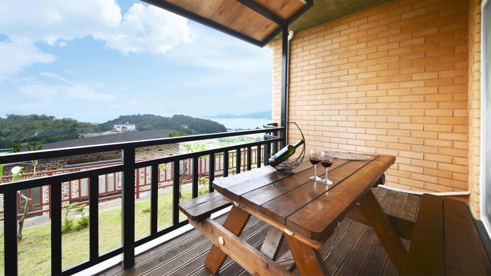 Yeosu Hwangto Pension Bed and Breakfast in South Korea