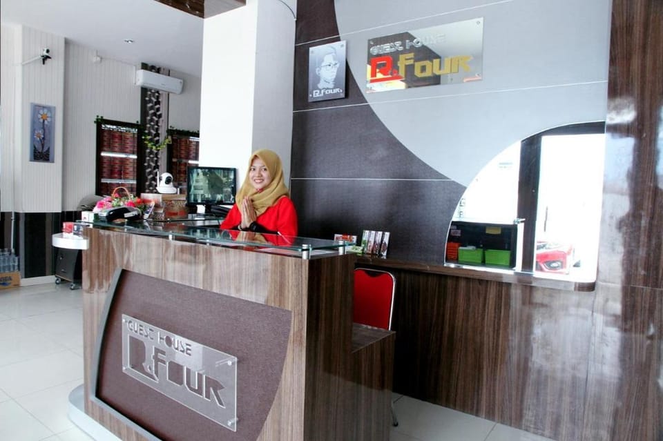 OYO 861 R Four Hotel Hotel in Indonesia