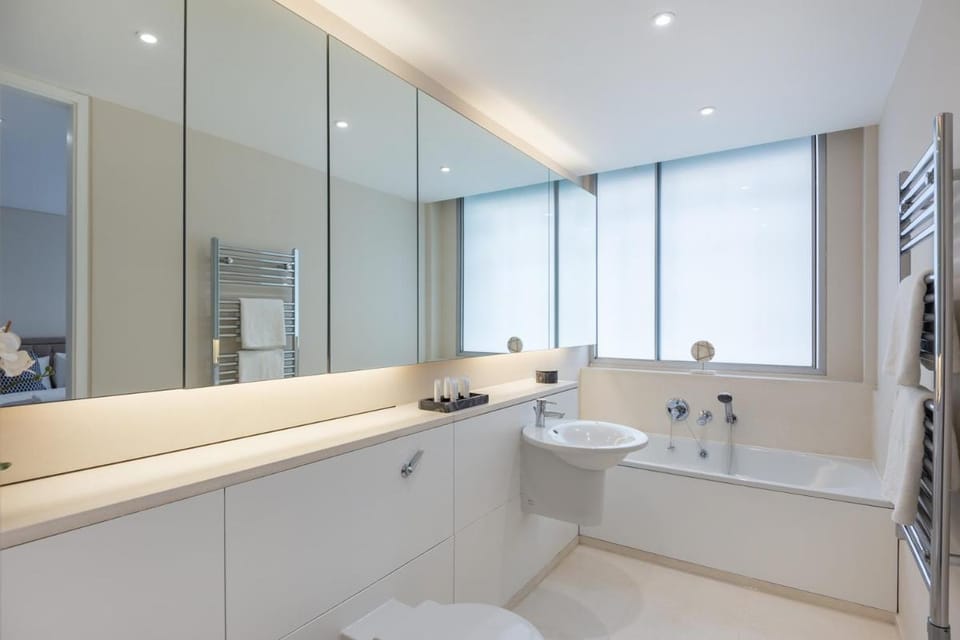 Urban Chic - Exeter Street Apartment in City of Westminster