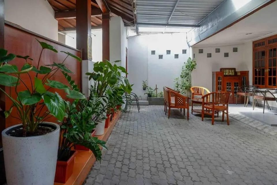 RedDoorz near Klaten Train Station Bed and Breakfast in Indonesia