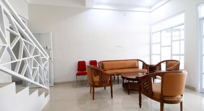 RedDoorz near Klaten Train Station Bed and Breakfast in Indonesia