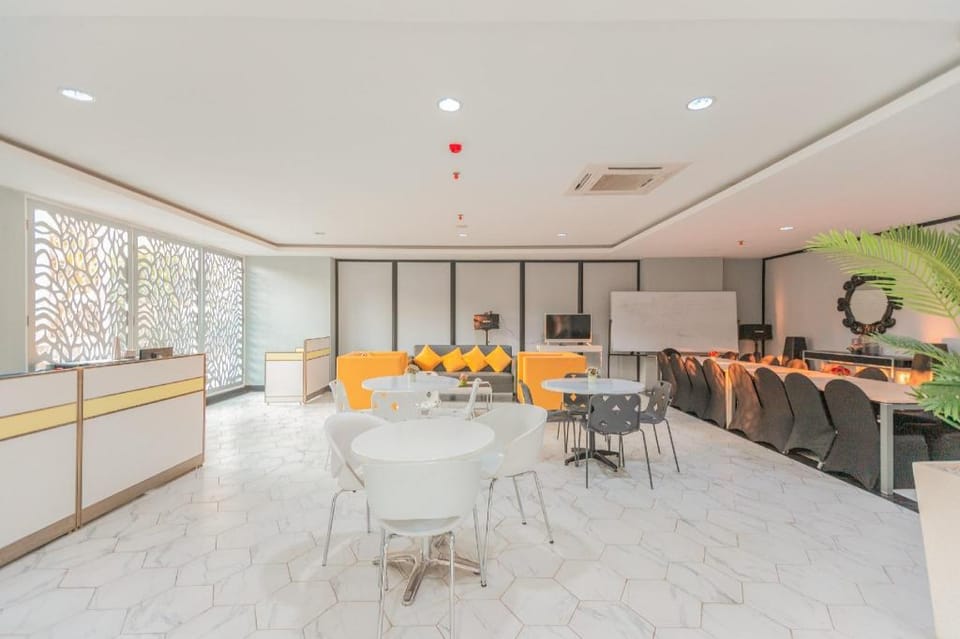 Super OYO Flagship 750 Mont Blanc Hotel in West Java