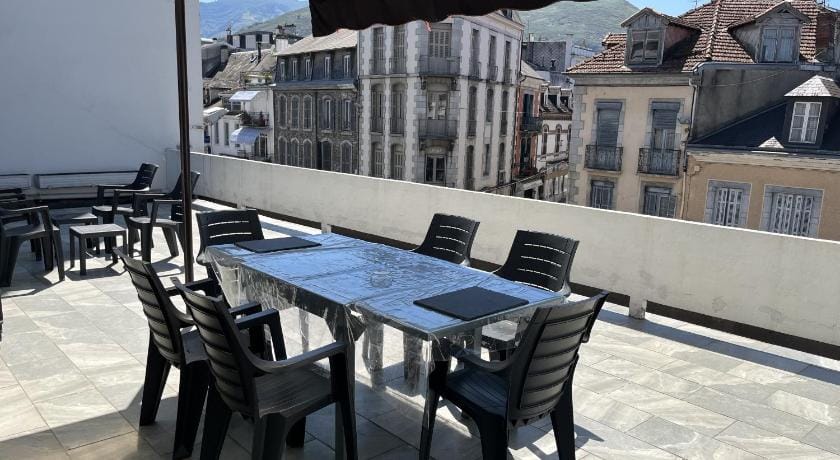 Appartement le Soleil 140 m2 climatisé parking privé proche Sanctuaires Apartment in Lourdes