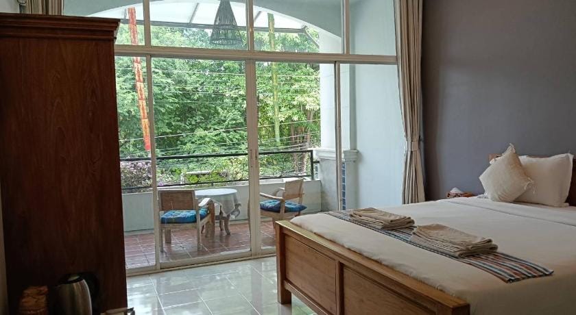 Little Jasmine by the River Bed and Breakfast in Laos