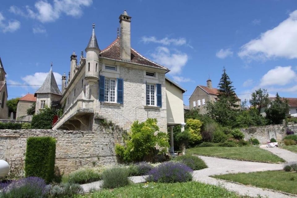 LE PRIEURE DE BUFFON Bed and Breakfast in Bourgogne-Franche-Comté