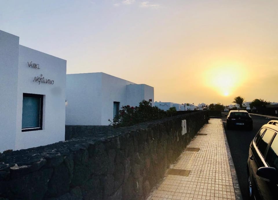 Villa Neptuno with private pool, sea view, Smart-TV free Wifi Villa in Playa Blanca