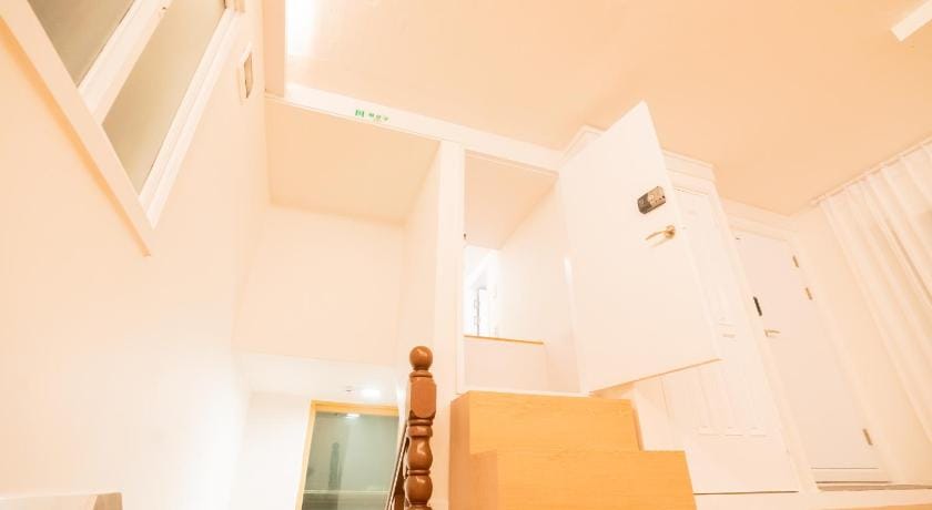 Huayuanhouse HQ in hongdae Bed and Breakfast in Seoul