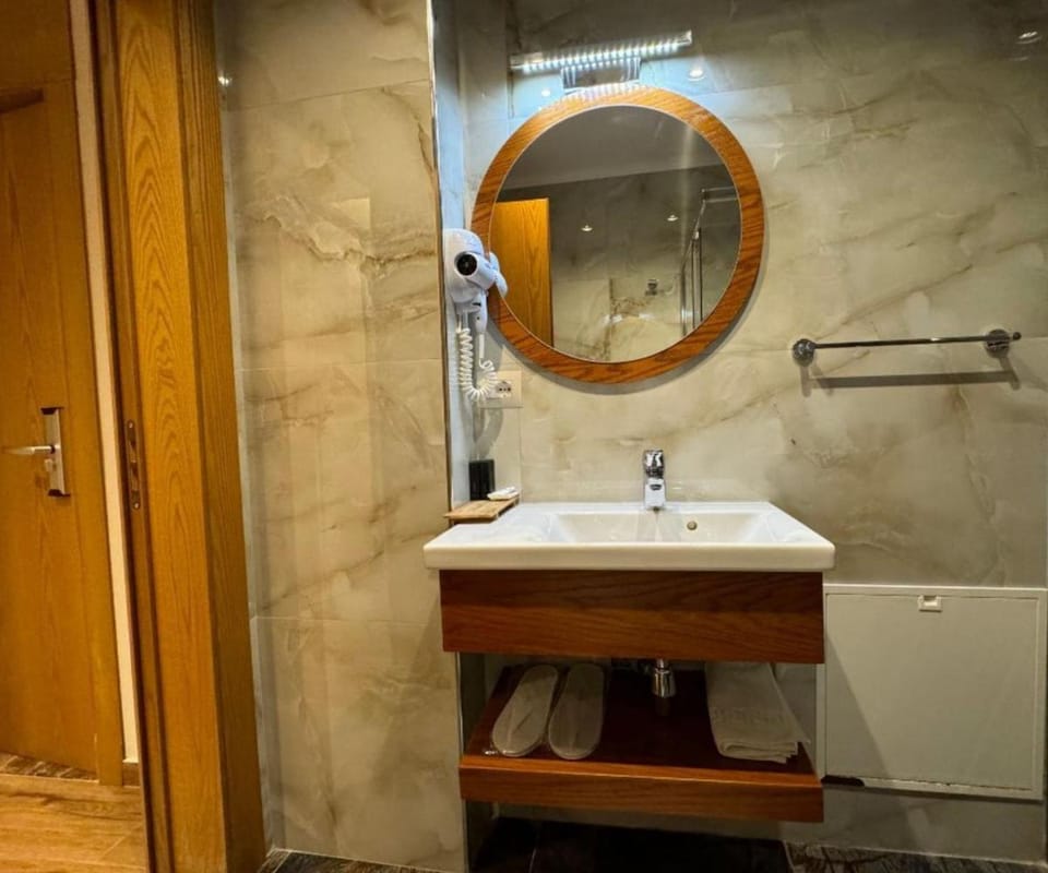 Area Hotel Hotel in Ksamil