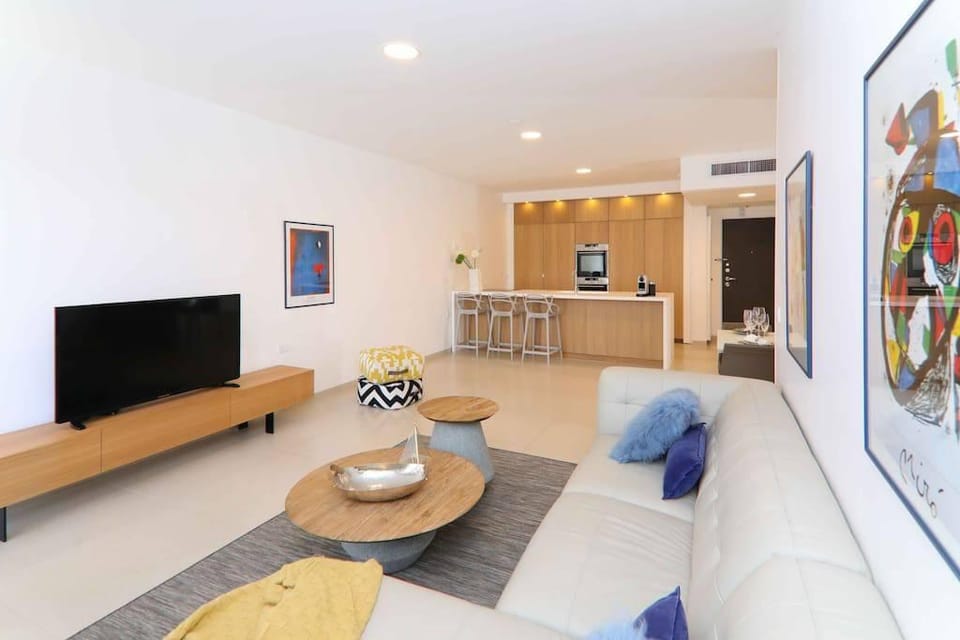 Luxury Three-Bedroom/Terrace Over Old City View Apartment in Jerusalem