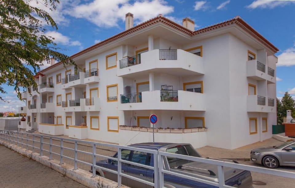 B41 - Windmill Modern with Pool Apartment in Lagos