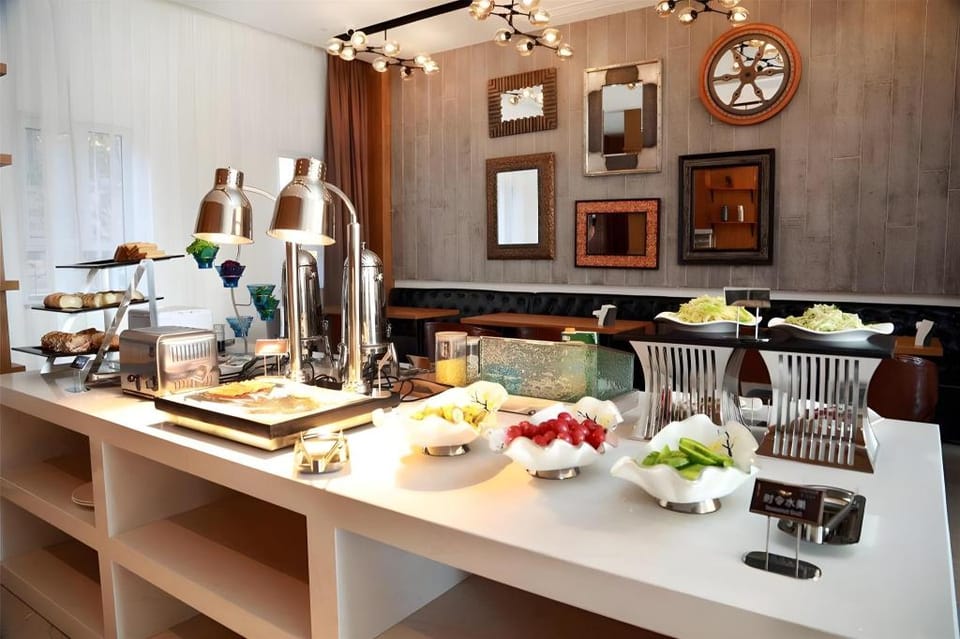 James Joyce Coffetel Qingdao Jiaodong International Airport Jiaodong Metro Station Hotel in Qingdao