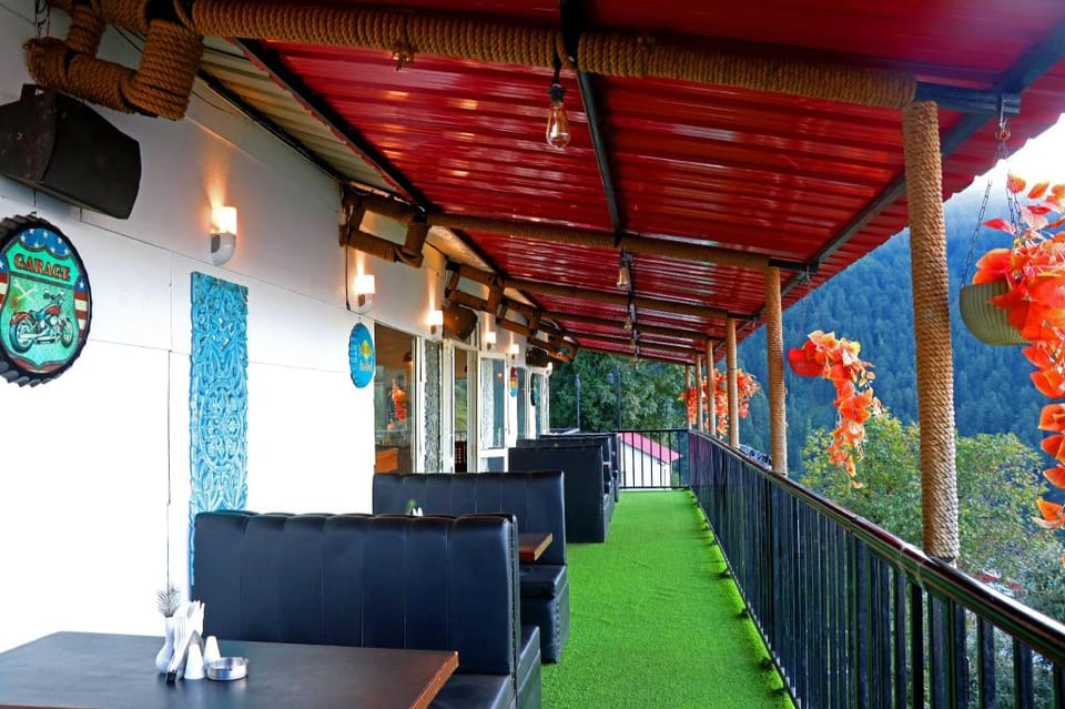 Aaroham By Aamod Luxury Cottage Resort Hotel in Himachal Pradesh