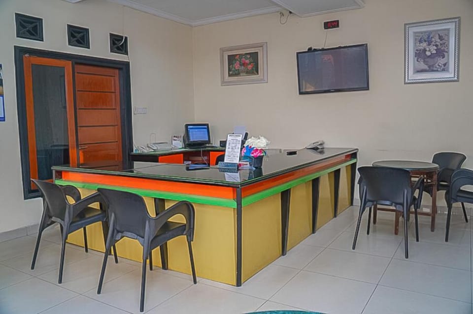 RedDoorz Plus @ Cibogo Puncak 3 Hotel in West Java