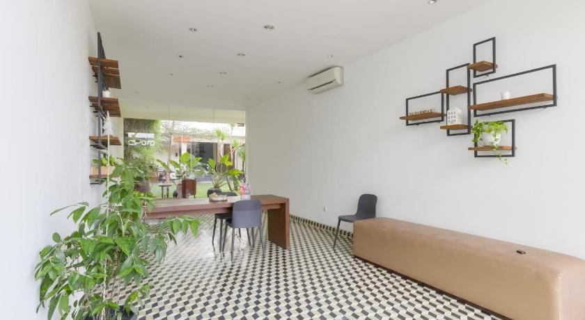 RedDoorz Plus @ Demangan Gejayan Bed and Breakfast in Yogyakarta