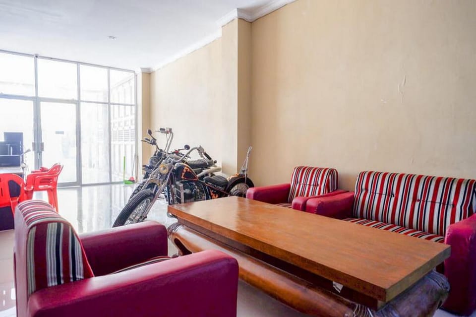RedDoorz near Pakuwon Mall Solo Baru Hotel in Special Region of Yogyakarta