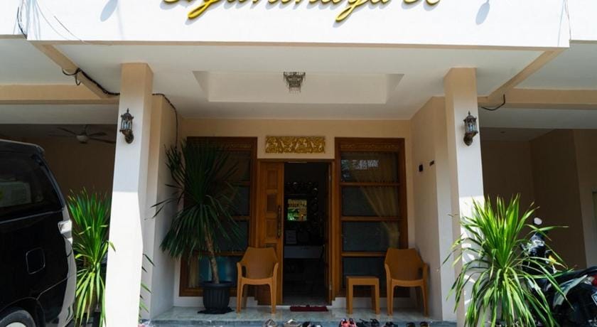 RedDoorz near Cipinang Indah Mall Bed and Breakfast in Jakarta