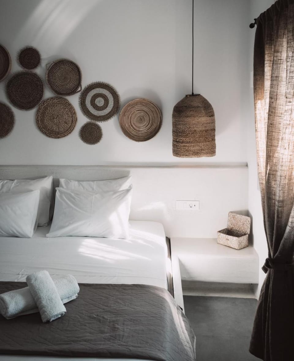 Bianco Diverso Suites Villa in Santorini