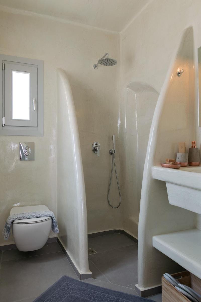 Bianco Diverso Suites Villa in Santorini