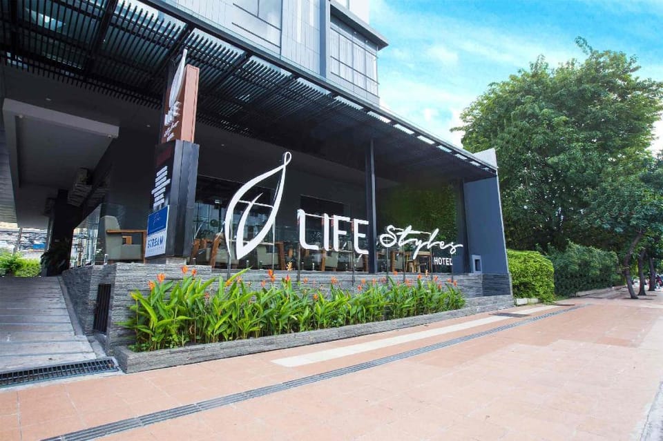 The Life Styles Hotel Surabaya Hotel in Surabaya