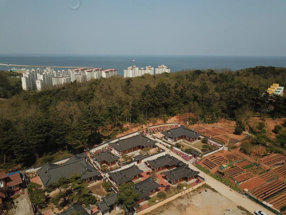 Donghae Hanok DonganJae (Korea Quality) Campground/ 
RV Resort in South Korea