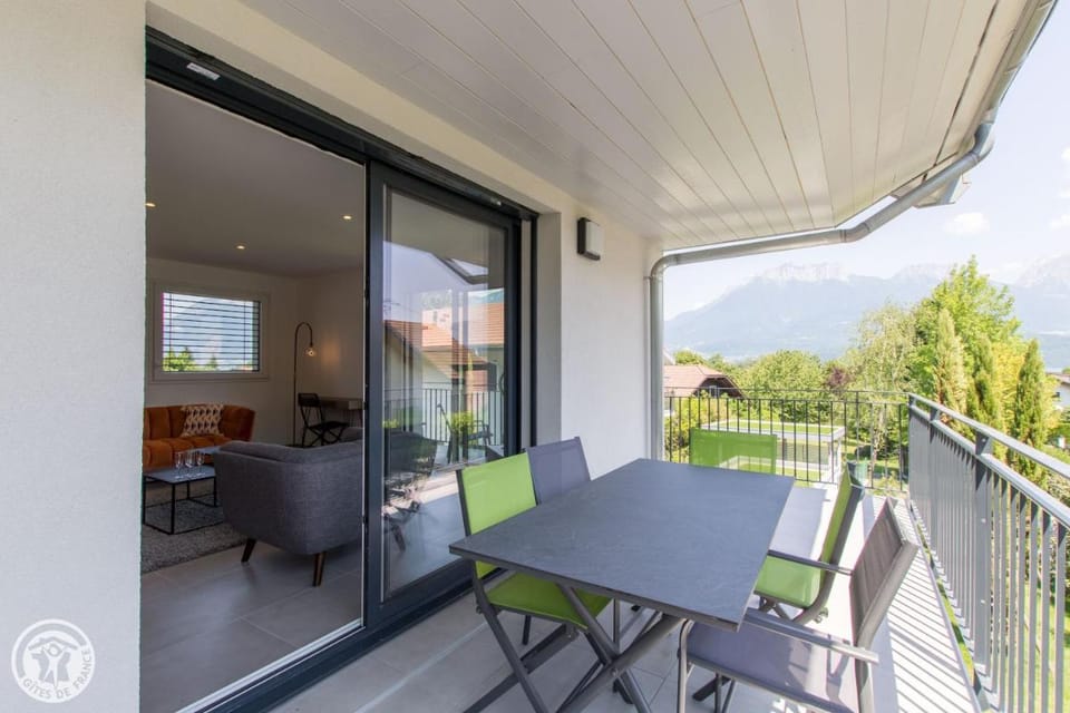 Appartement Duplex Jardin Apartment in Sévrier