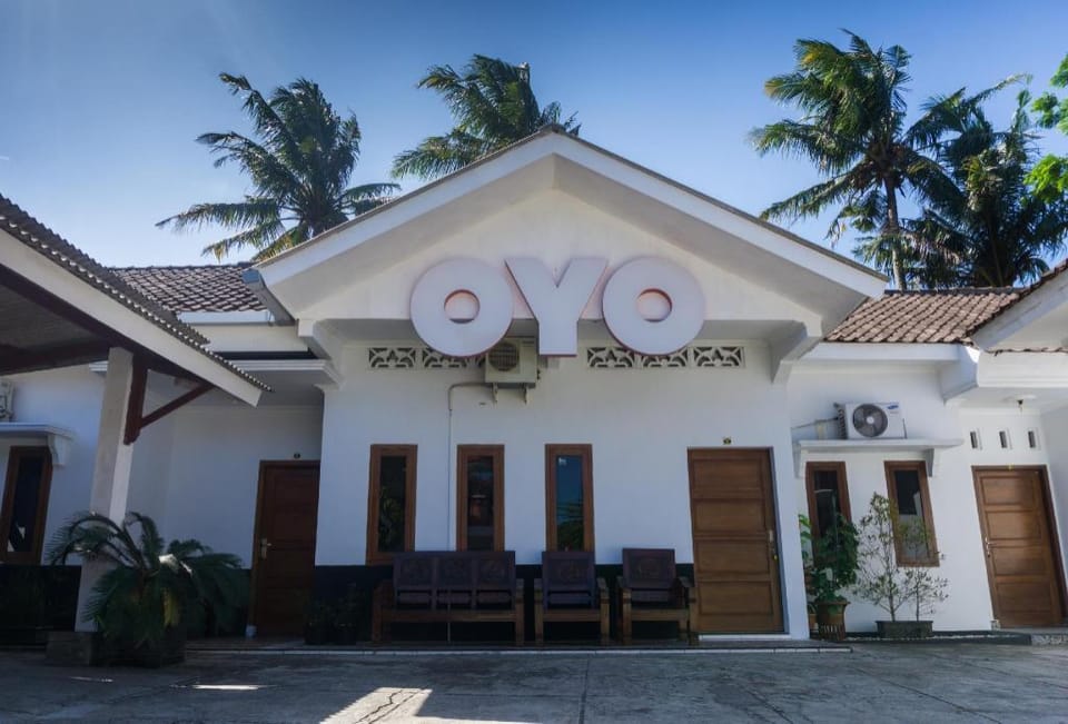 OYO 801 Hansa Homestay Hotel in East Java