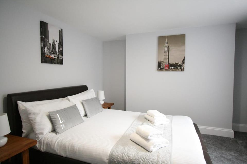 Nelson By The Docks Serviced Apartments by Roomsbooked Apartment in Gloucester