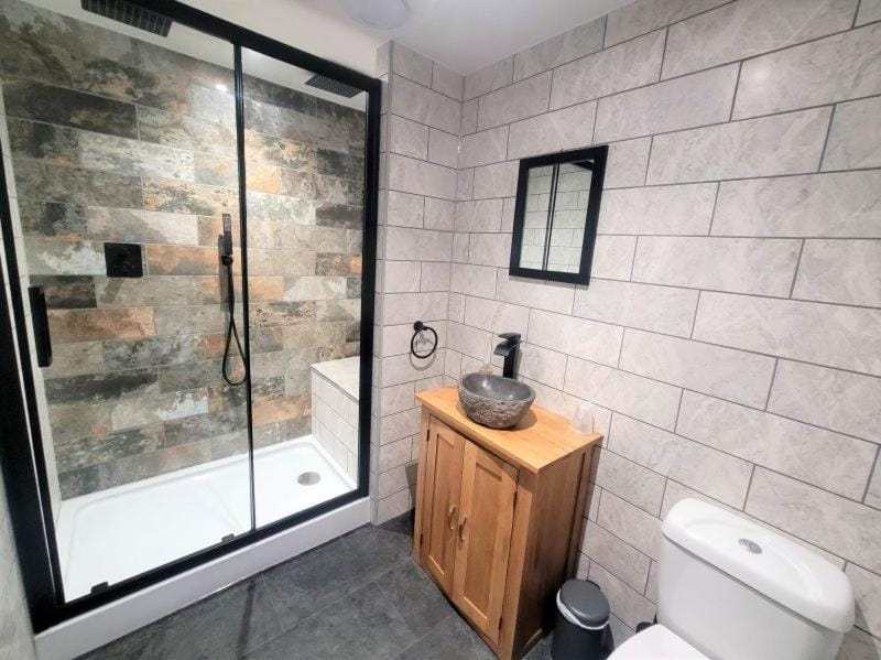 Nelson By The Docks Serviced Apartments by Roomsbooked Apartment in Gloucester