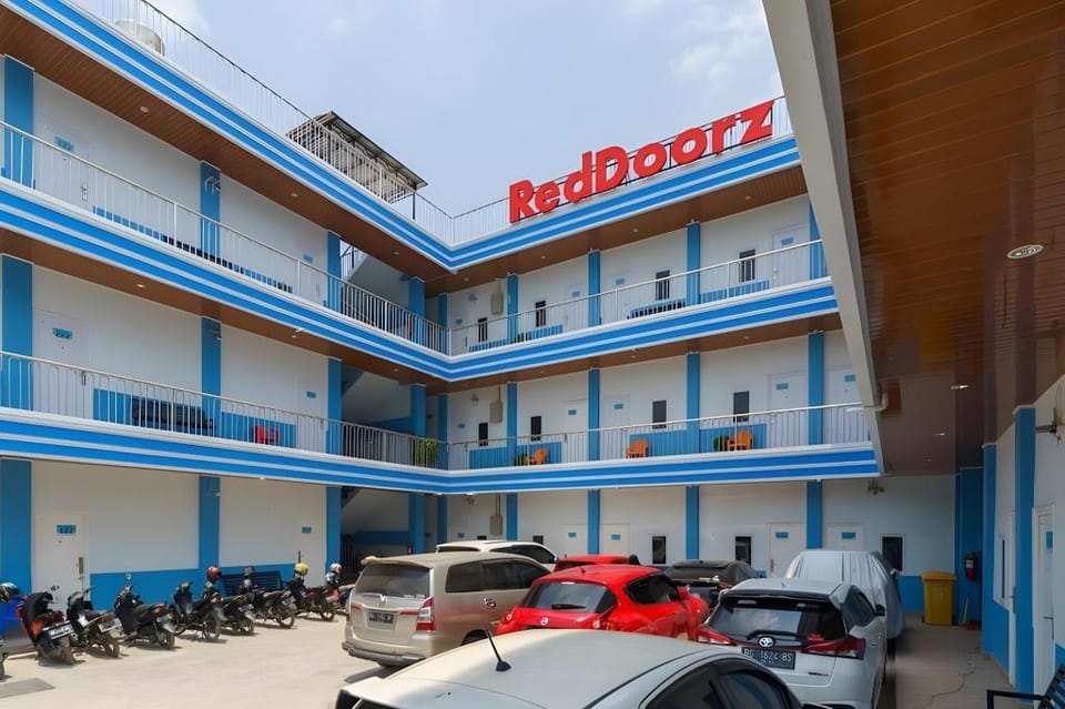 RedDoorz Plus near Palembang Icon Mall 2 Hotel in Indonesia