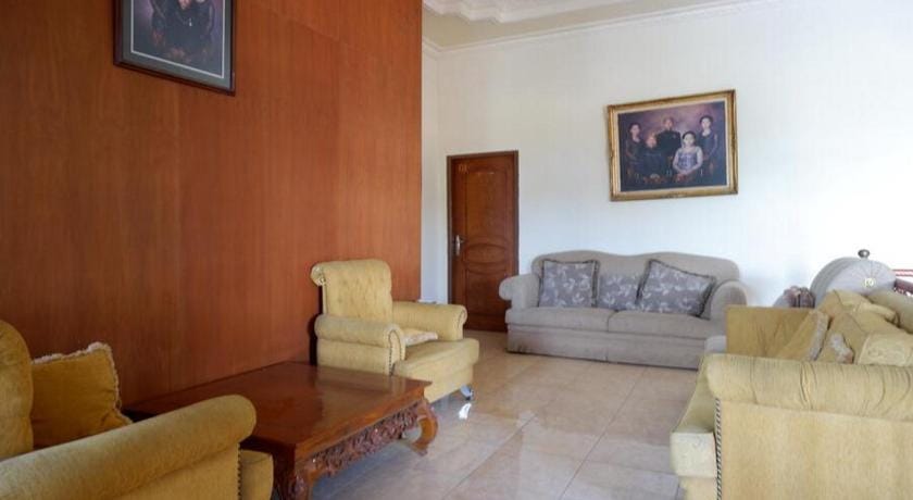 RedDoorz Plus @ Hotel Srikandi Kendari Bed and Breakfast in Indonesia