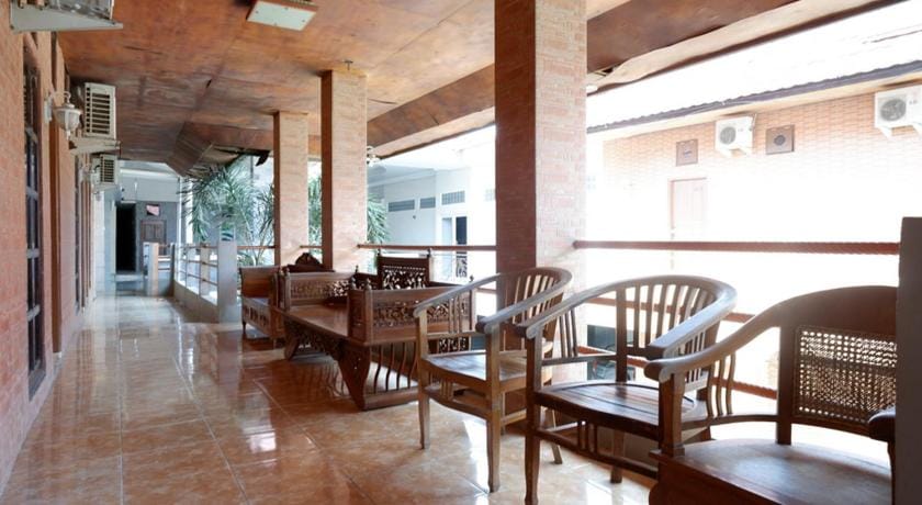 RedDoorz Plus @ Hotel Srikandi Kendari Bed and Breakfast in Indonesia