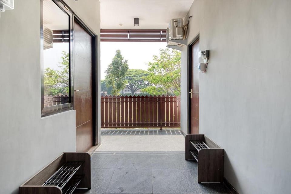 RedDoorz Syariah @ Jl. Cengger Ayam Dalam Bed and Breakfast in East Java