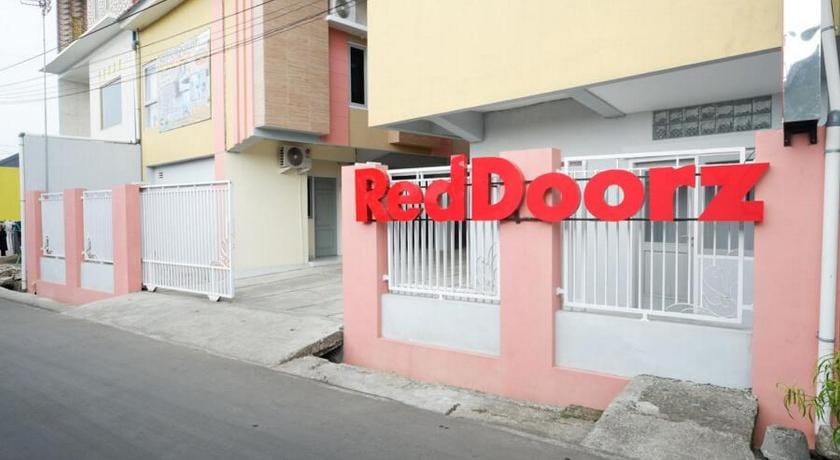 RedDoorz Syariah near RSUD Margono Purwokerto Bed and Breakfast in Indonesia