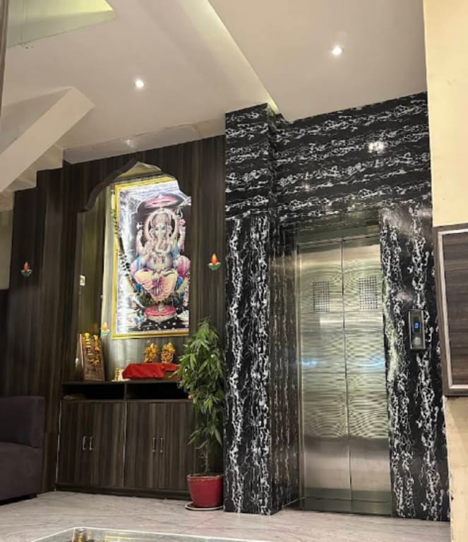 Hotel Blue Diamond Apartment in Varanasi