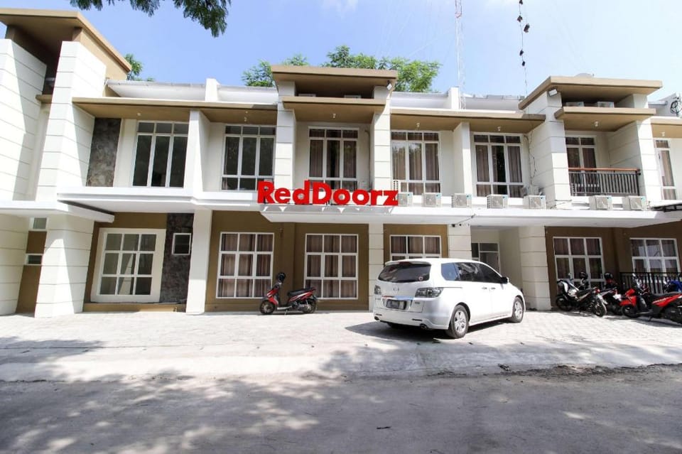RedDoorz near Jogja City Mall 3 Bed and Breakfast in Yogyakarta