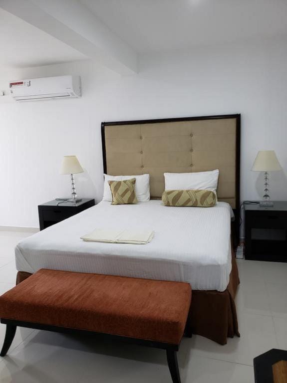 Amazinn Suites Hotel in Colombo