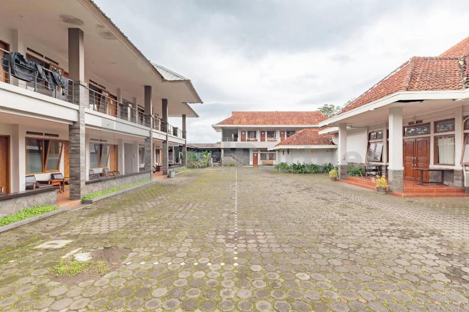 Yehezkiel Hotel Lembang Mitra RedDoorz Hotel in Lembang