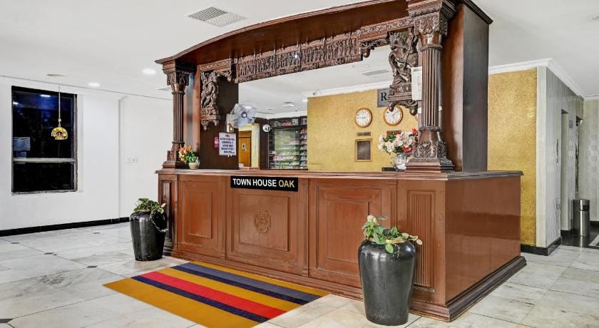 Super Townhouse OAK Hotel Belsons Taj Mahal Hotel in Secunderabad