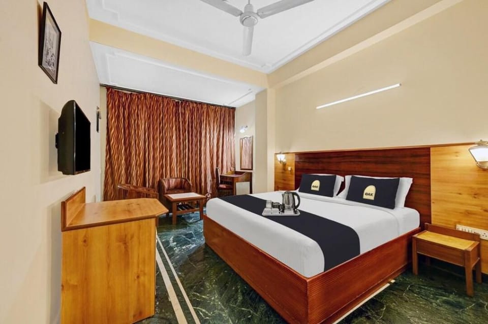 Super Townhouse OAK Hotel Belsons Taj Mahal Hotel in Secunderabad
