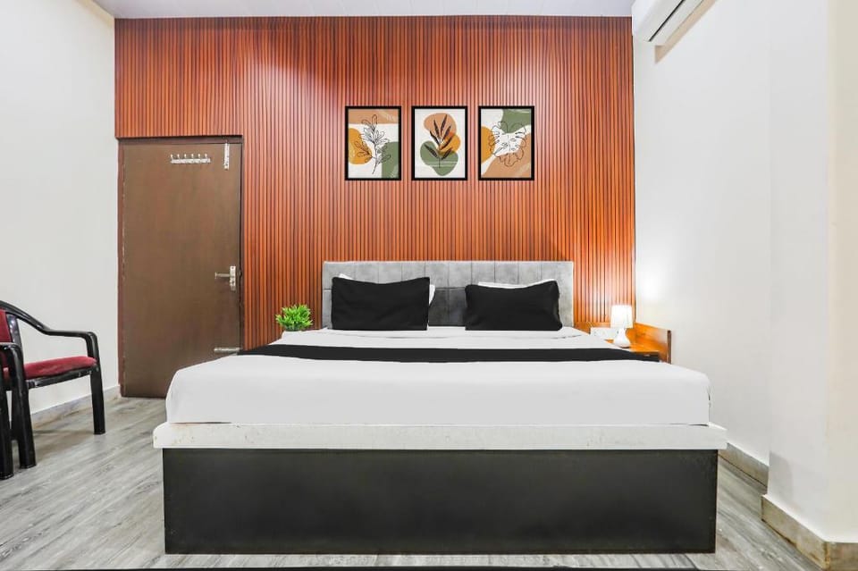 Super Collection O Jagannath Mandir Road Formerly Paradise Residency Hotel in Varanasi