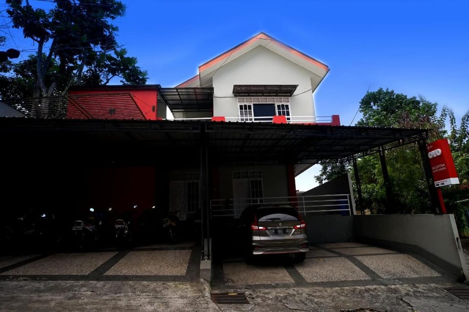OYO 1007 Alletha Guest House 2 Hotel in Indonesia