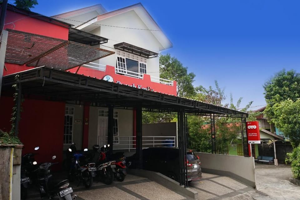 OYO 1007 Alletha Guest House 2 Hotel in Indonesia