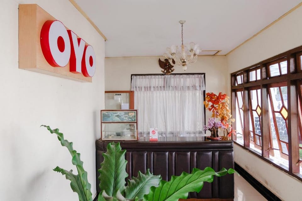 OYO LIfe 1036 Hotel Palem 1 Syariah Hotel in East Java