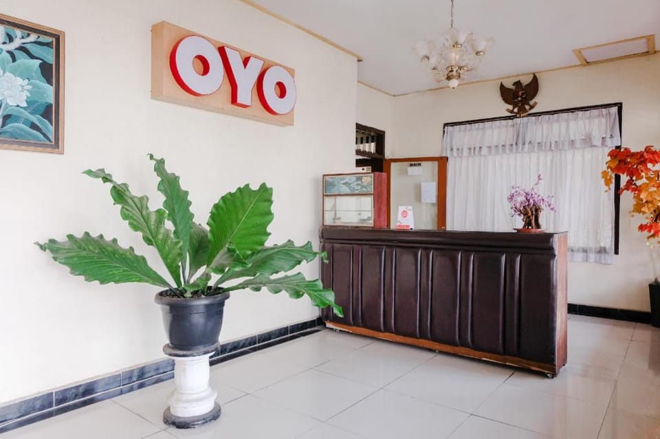 OYO LIfe 1036 Hotel Palem 1 Syariah Hotel in East Java