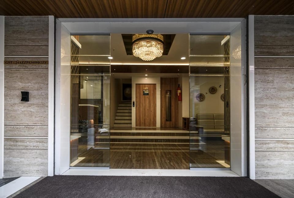 Hotel Royal Treat Surat Hotel in Gujarat