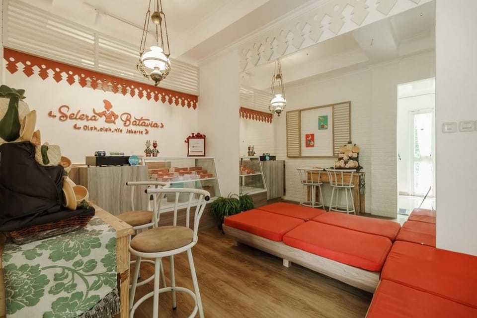 RedDoorz Syariah Plus near Pancoran 2 Bed and Breakfast in South Jakarta City