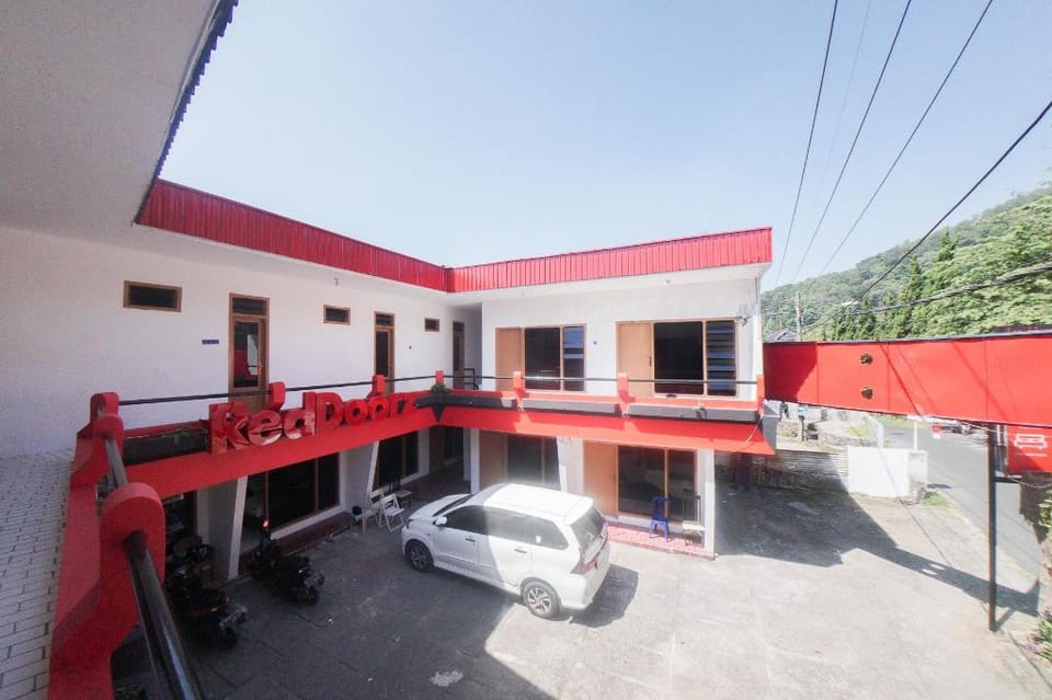 RedDoorz @ Tretes 2 Hotel in East Java