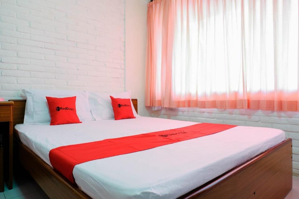 RedDoorz Syariah near Kopeng Treetop Adventure Hotel in Indonesia
