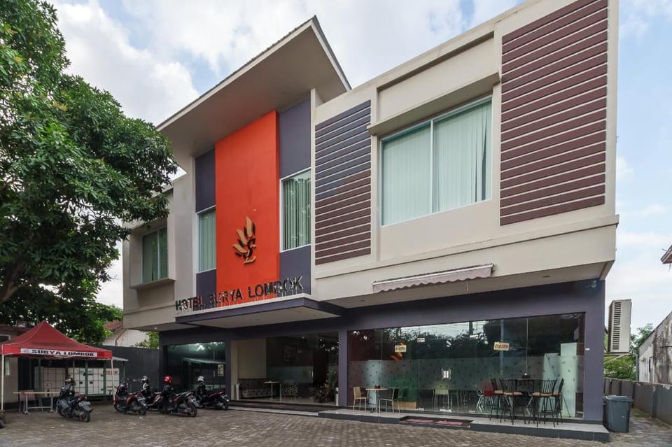 RedDoorz Plus near Sangkareang Park Hotel in West Nusa Tenggara, Indonesia